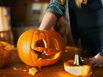 5 cose da fare ad Halloween con le amiche: divertimento assicurato!