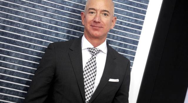 La curiosa petizione online: lasciare Jeff Bezos nello spazio!