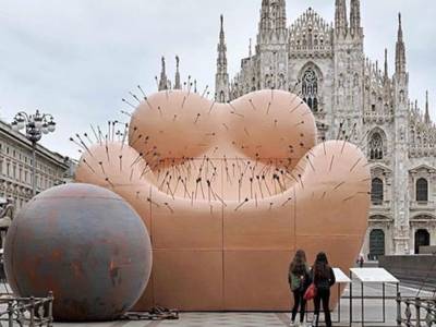 Maestà Sofferente, il simbolo del Fuorisalone che divide Milano