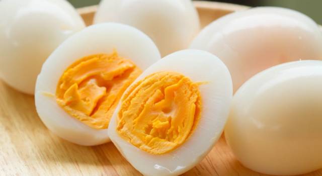Quanto tempo cuocere uova sode al microonde