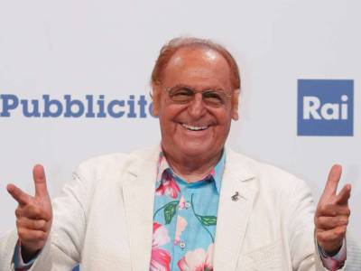 Renzo Arbore nei guai: la villetta ad Ostia è abusiva: arriva la multa