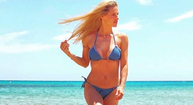 Michelle Hunziker: bikini da urlo in Sardegna