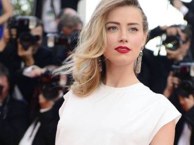 Stilista abito di Amber Heard