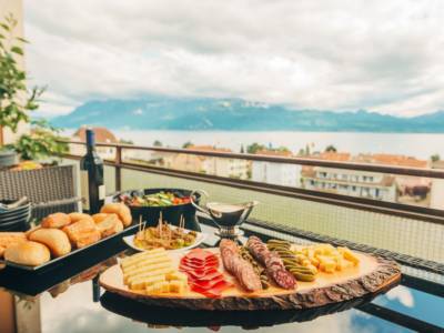 colazione balcone cibo