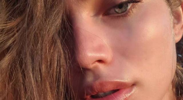 La modella transgender Valentina Sampaio è ancora da record