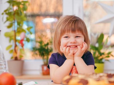 Bambina capelli corti