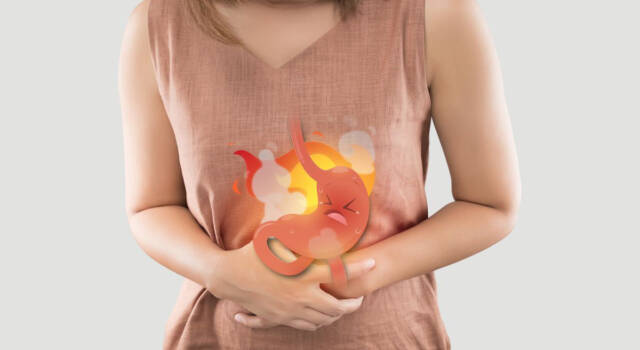 Bruciore di stomaco: i rimedi naturali più semplici ed efficaci