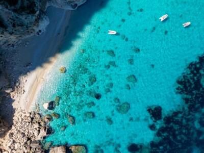 Mare Sardegna barche spiaggia