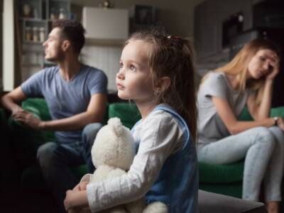 coppia crisi litigi figlia piccola bambina