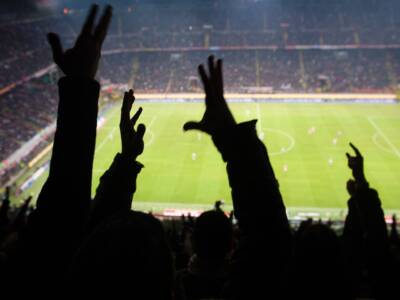 Tifosi partita calcio stadio