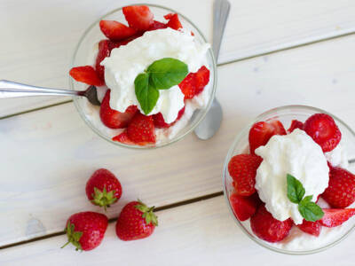 fragole con panna montata