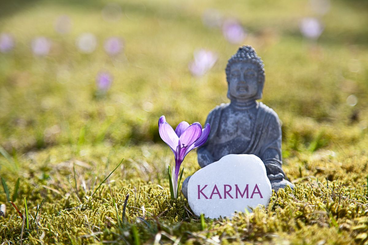 statua buddha karma