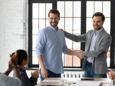 incontro accordo lavoro applausi