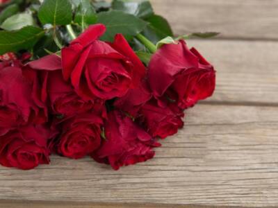 mazzo di rose rosse