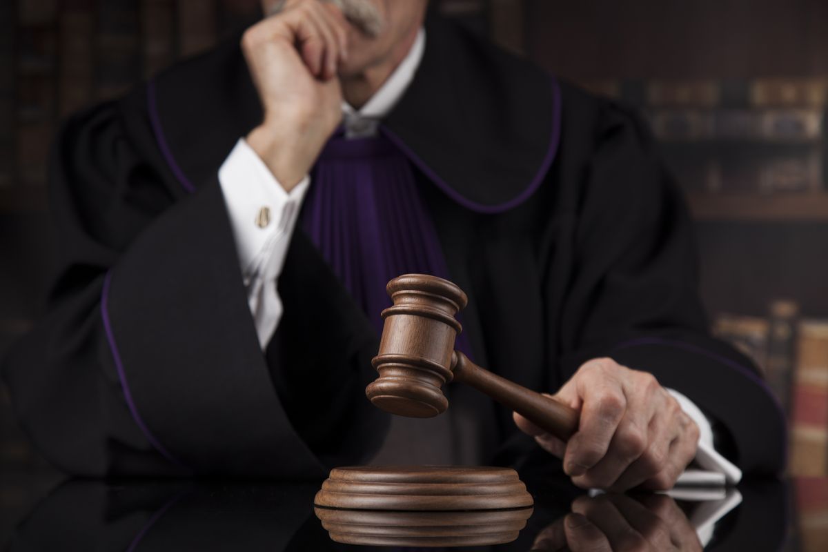 Perché avvocati e magistrati hanno la toga nera?