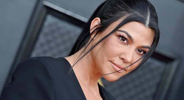 Paura per Kourtney Kardashian incinta: &#8220;Intervento d&#8217;urgenza per salvare il bambino&#8221;