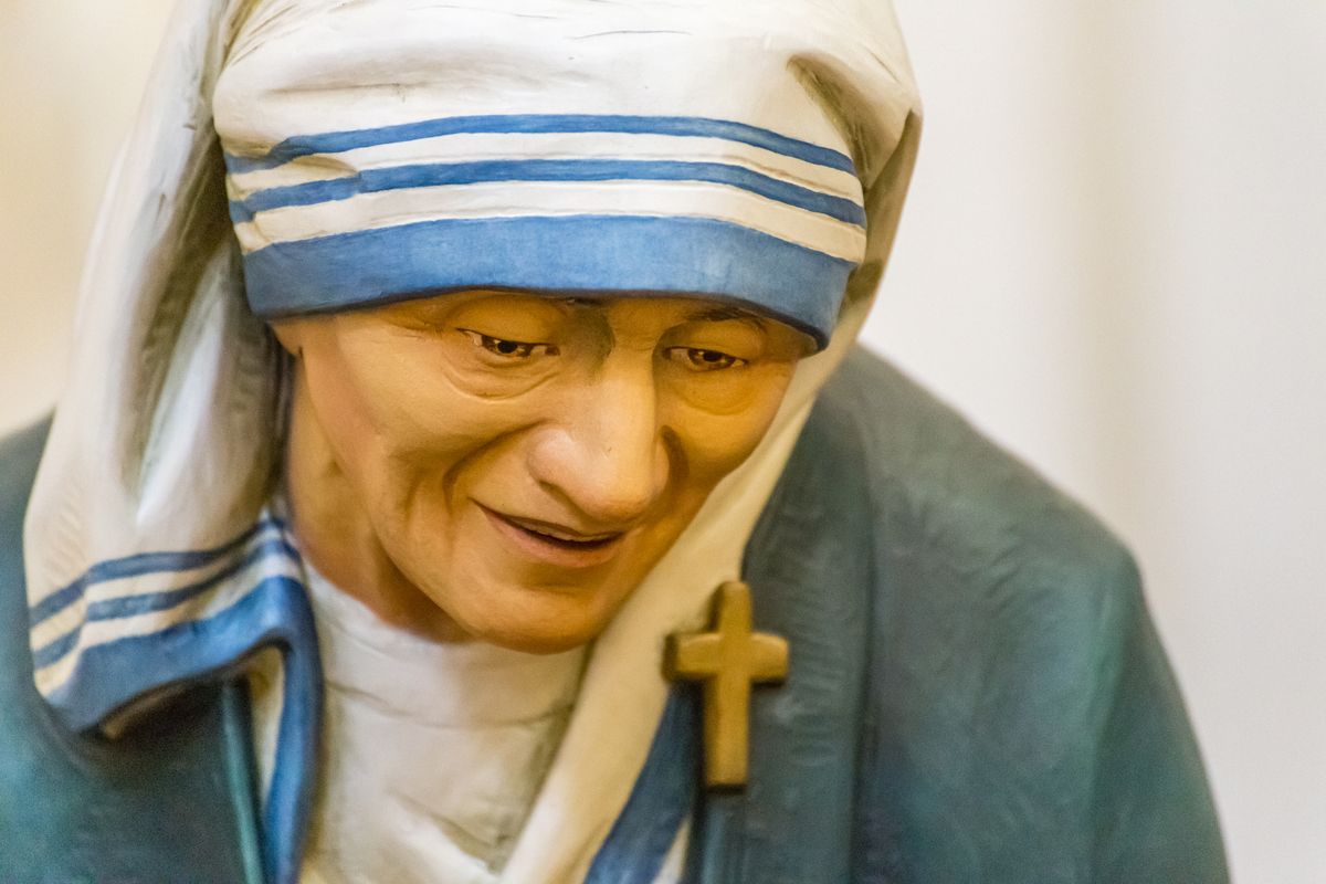 statua riproduzione madre teresa di calcutta