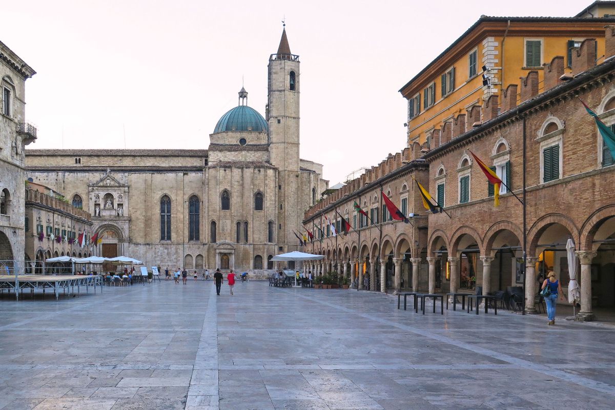 Proverbi marchigiani in dialetto con traduzione in italiano