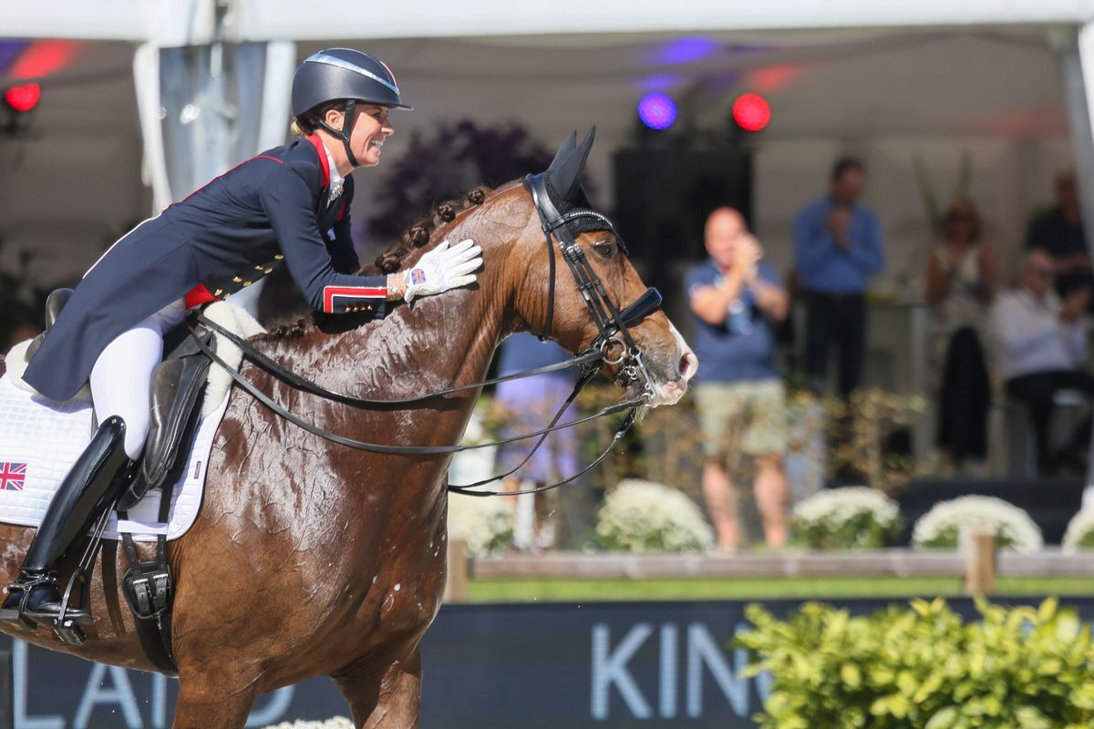 Chi è Charlotte Dujardin, la cavallerizza bandita dalle Olimpiadi di Parigi