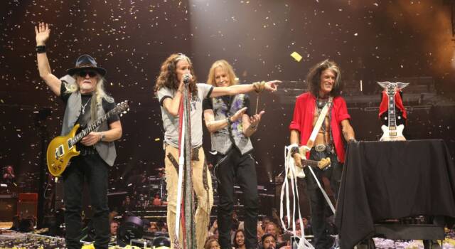 Gli Aerosmith abbandonano il palco: il tour d&#8217;addio finisce prima del previsto