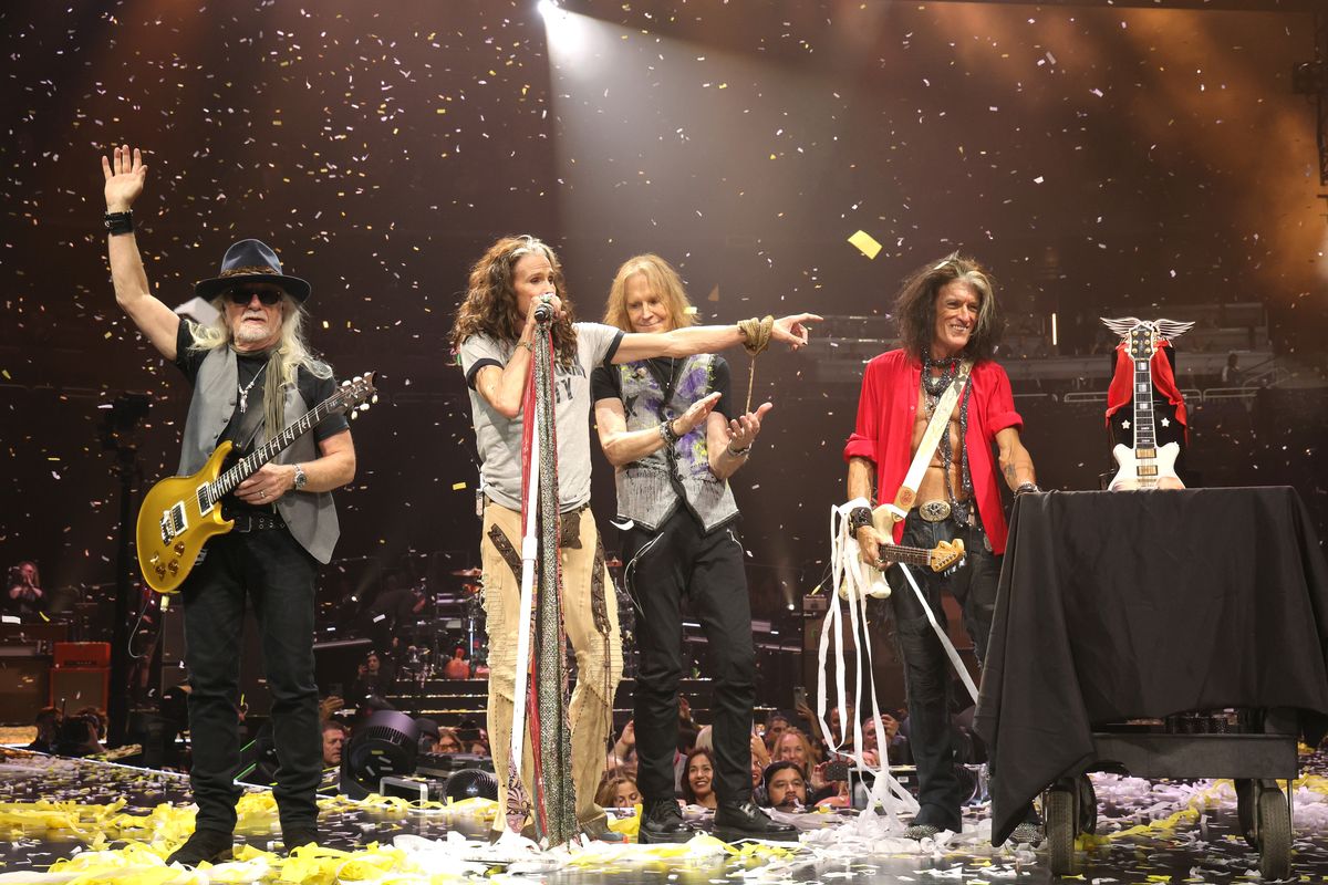 Gli Aerosmith abbandonano il palco: il tour d’addio finisce prima del previsto