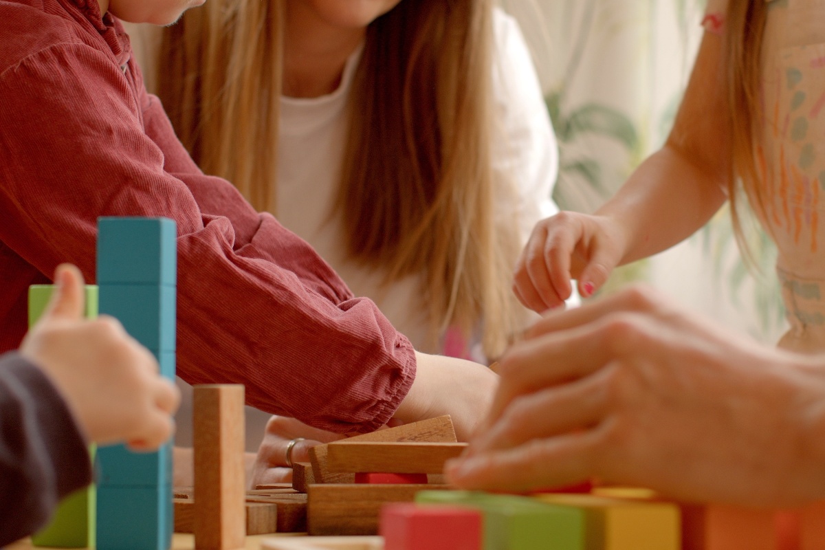 Cos’è il metodo Montessori: ecco come funziona l’approccio pedagogico