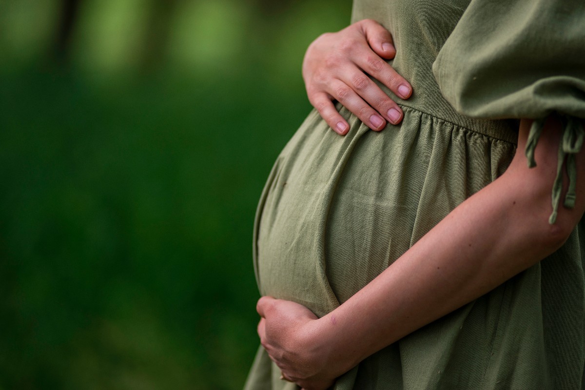 Uccide l’amica incinta, attirandola in una trappola: l’agghiacciante motivo