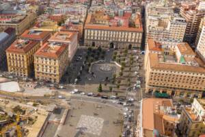 Veduta aerea di Piazza Municipio a Napoli