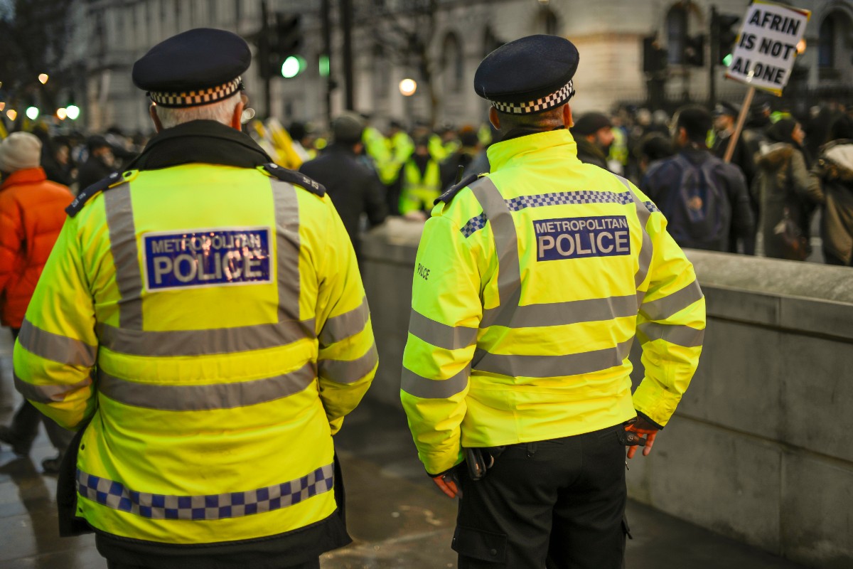 Agenti della polizia inglese