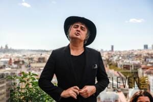 Durante il Festival In-Edit a Barcellona, Pete Doherty presenta il documentario che esplora la sua carriera e la battaglia contro la dipendenza, con filmati esclusivi