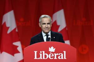 Mark Carney, il neoeletto leader del Partito Liberale del Canada, si rivolge ai sostenitori in un discorso di vittoria dopo l'annuncio dei risultati nella corsa alla leadership liberale del 2025 al Rogers Centre, a Ottawa, Ontario, Canada, il 9 marzo 2025. (Foto di Artur Widak/NurPhoto)